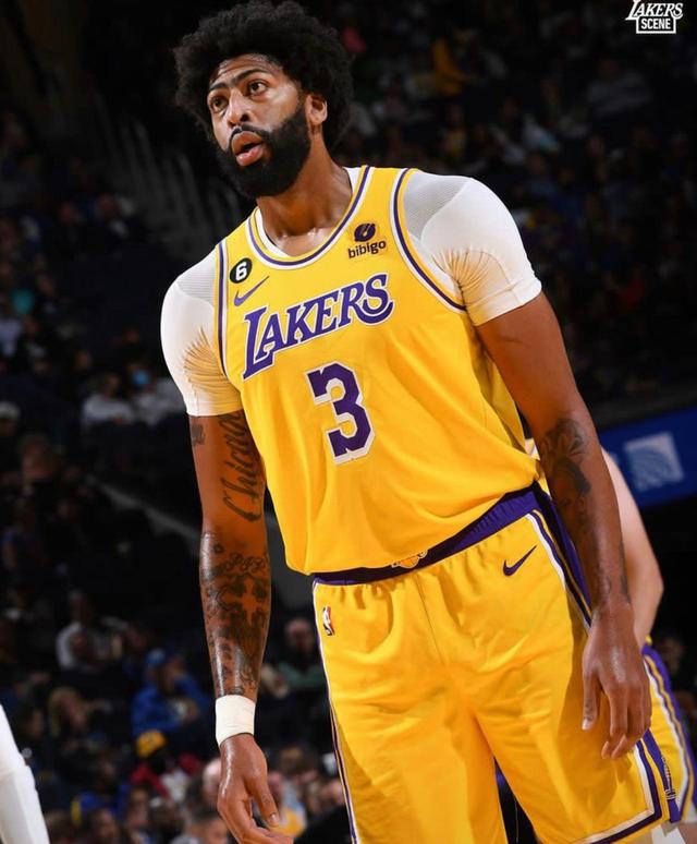 包含足总杯赛程吃紧，洛杉矶湖人国际比赛日更衣室发声，管理层满意，资深球员宣示担当的词条